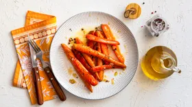Морковь, запеченная в меду с тимьяном