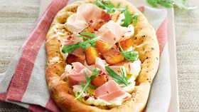 Рецепты с мясом и сырами из козьего молока