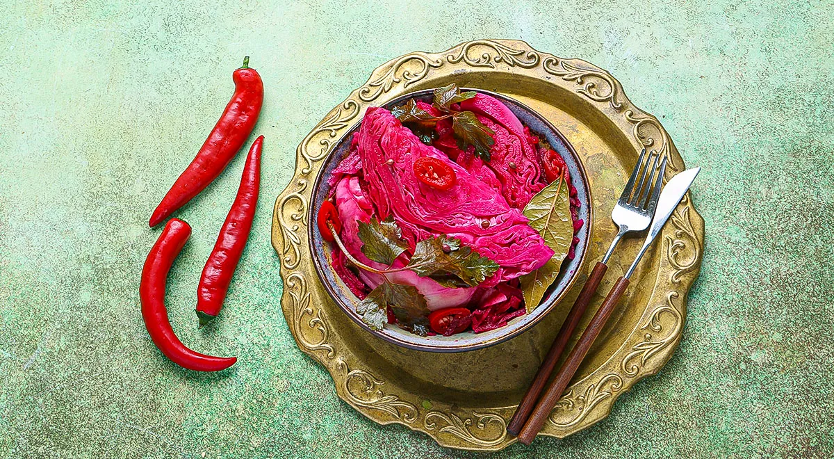 Маринованная капуста со свеклой по-грузински