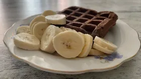 Шоколадные вафли с бананом