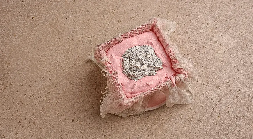 Ягодно-маковая творожная пасха