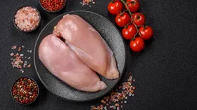 Заготовки на неделю из грудки курицы и индейки: 5 рецептов блюд с заморозкой
