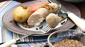 Рецепты с колбасой и салом