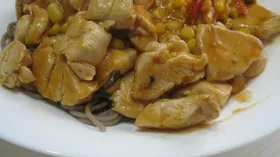 Курица в китайском соусе с лапшой соба "Величественная особа"