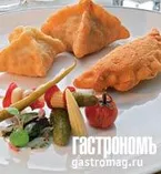 Картофельные пирожки с бараниной и кедровыми орешками