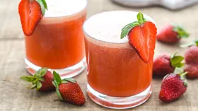 Простые рецепты с клубникой и напитками