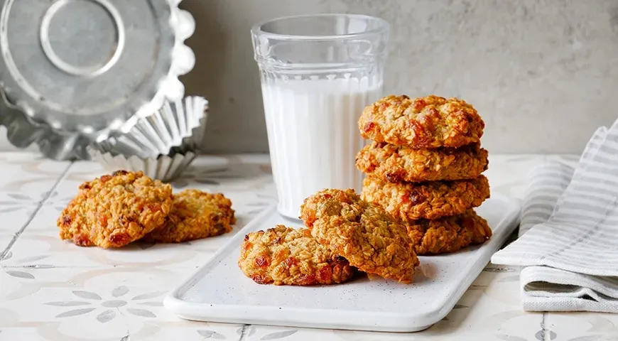 Печенье из овсяных хлопьев с изюмом