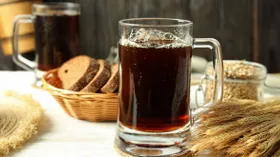 Эксперты рассказали, как выбрать качественный и полезный квас