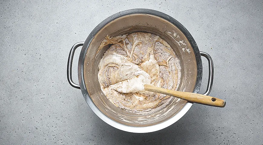 Шоколадная шарлотка с грушами