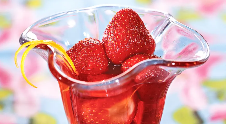 Клубника в коньяке