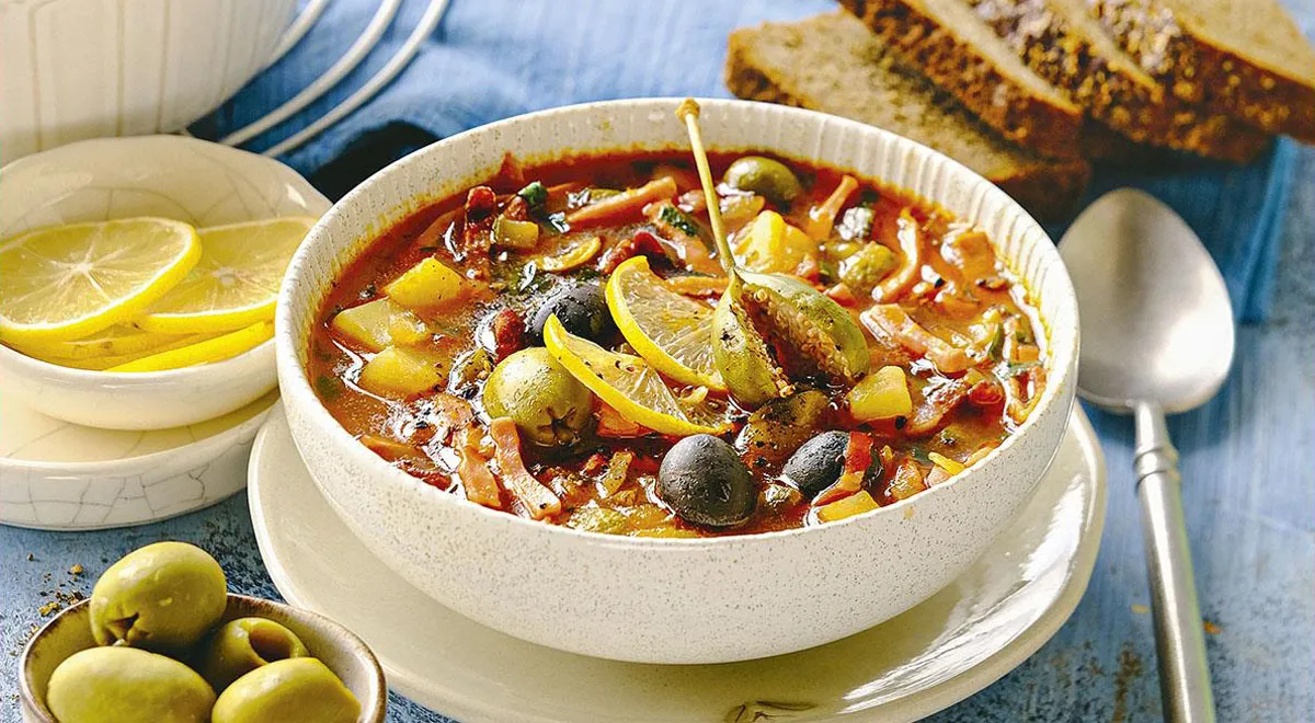 Рецепт солянки с колбасой и картофелем