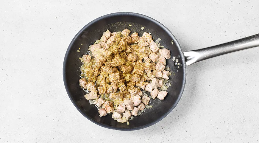 Чанахи со свининой в горшочках