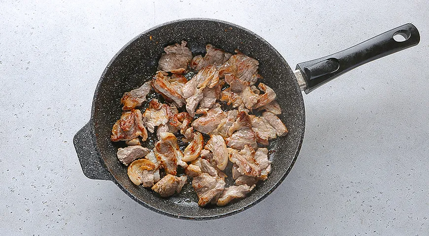 Жаркое из свинины с грибами и овощами