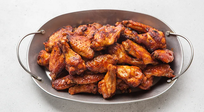 Крылышки в маринаде из кетчупа и соевого соуса в духовке