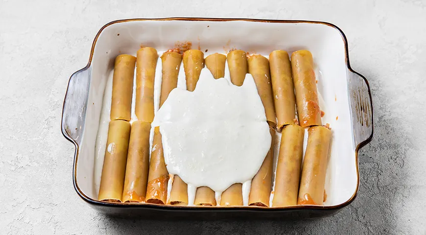 Каннеллони с фаршем под сливками