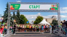 Почему бегуны после тренировок идут есть вместе: как спорт превращается в новый способ общения