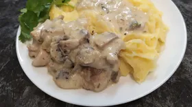 Фрикассе из курицы с грибами