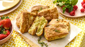Бисквит с сыром и зеленью