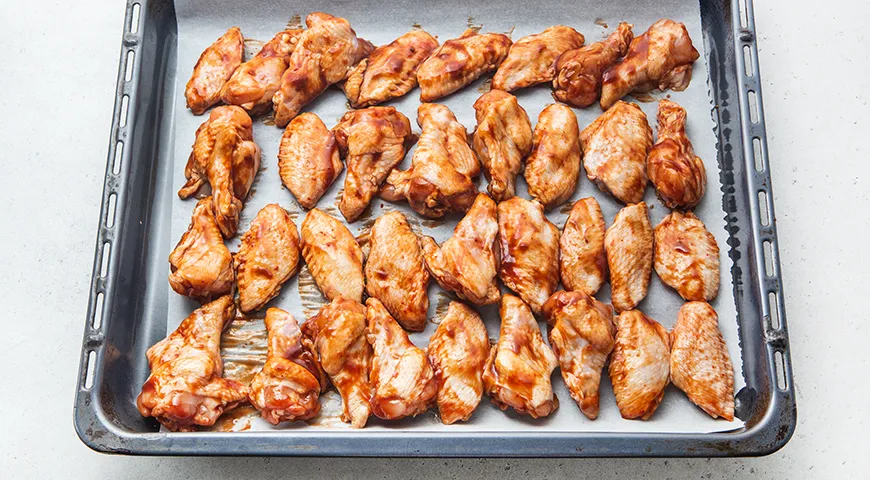 Крылышки в маринаде из кетчупа и соевого соуса в духовке