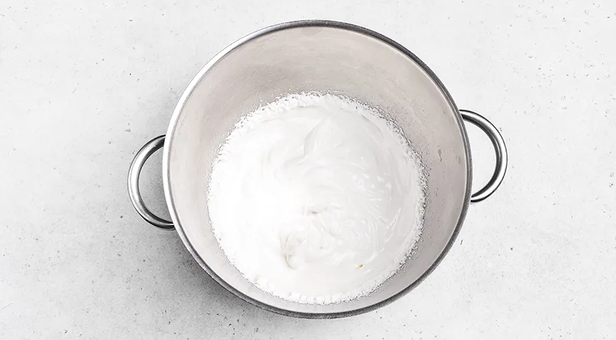 Крем белковый на сметане