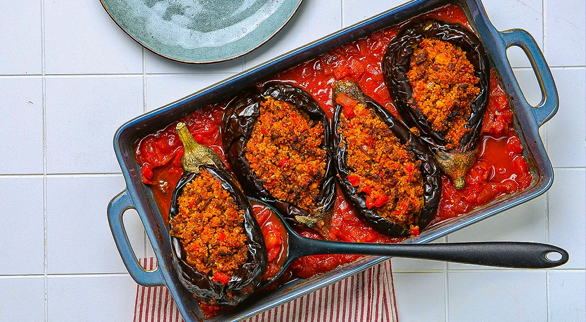 Баклажаны, фаршированные фаршем и кускусом