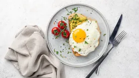 Секрет идеальной глазуньи — нашлась замена маслу для жарки