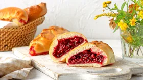 Пирог с брусникой