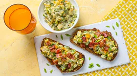 Ржаной тост с яичным салатом