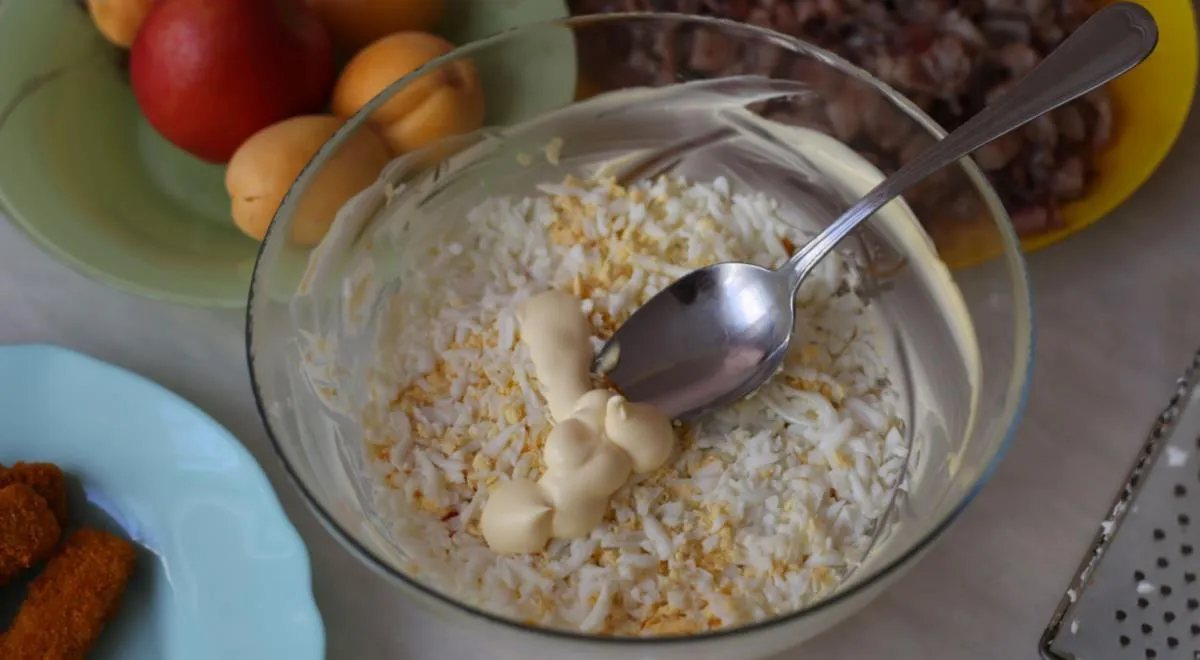 Закуска «Белочка» и десерт из чернослива: какие блюда из СССР незаслуженно забыли