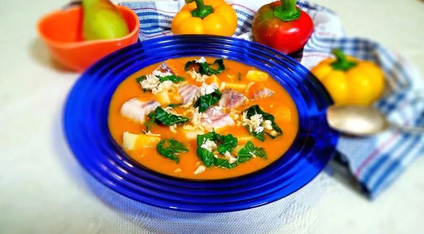 Овощной суп-пюре с рыбой и хреном 