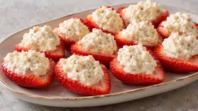 Домашний маскарпоне с миндалем и клубникой