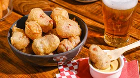 Сосиска в тесте с мясной гастрономией