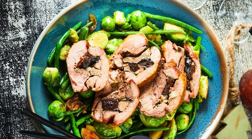 Французский рулет из утки с луковым мармеладом, рецепт