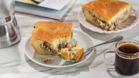 Пирог с капустой и фаршем