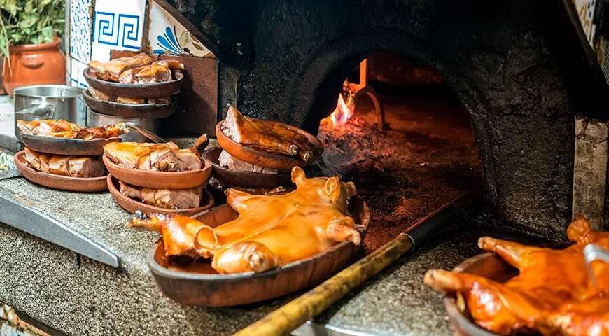 Миф о том, что для приготовления молочного поросенка нужно использовать исключительно дровяную печь — не более чем кулинарная легенда