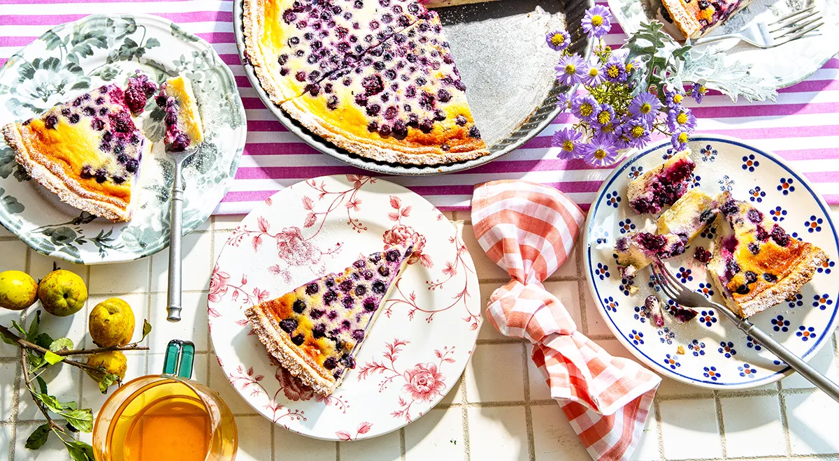 Пирог с брусникой и сметаной рецепт с фото
