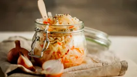 Квашеная капуста: вред и польза, какие витамины содержит и как правильно ее есть