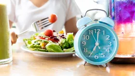 Врачи назвали простой способ есть меньше и худеть без диет