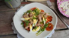 Рецепты с яйцом, томатами и тунцом