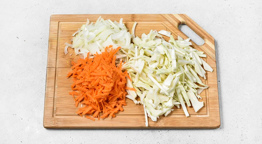 Тушеная капуста с картошкой