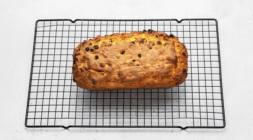 Кекс на кефире с изюмом