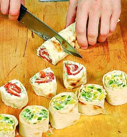 Рулеты из лаваша с разными начинками, пошаговый рецепт с фото на 162 ккал