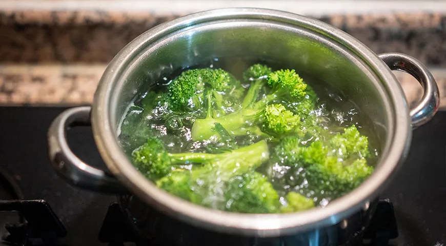 При бланшировании овощи становятся мягче, но при этом остаются такого же яркого цвета, как были