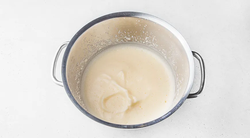 Блинный торт с кремом из сметаны и сгущенки