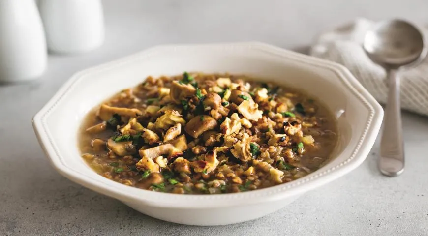 Суп с гречкой и грибами