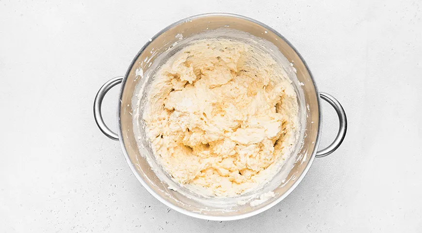 Кекс на кефире с изюмом