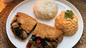 Куриные конвертики с сырно-овощной начинкой