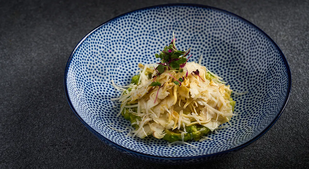 Салат с артишоком и авокадо