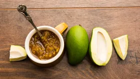 Для тех, кто в теме: как сделать из неспелого манго вкуснейший соус амба