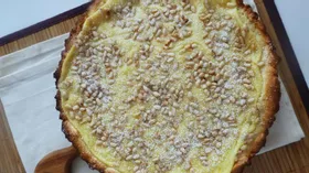 Лимонный тарт с кедровыми орешками